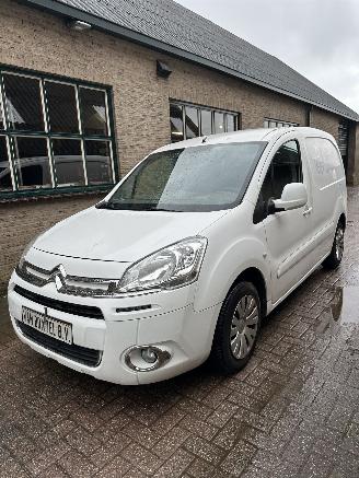 skadebil auto Citroën Berlingo 1.6 HDI 500 Club 2015/3