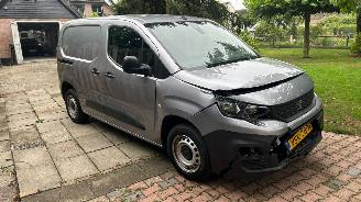damaged commercial vehicles Peugeot Partner 1.5 BlueHDi 100 S&S L1 2022/10