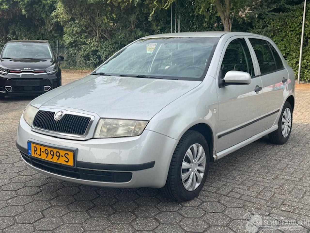 Skoda Fabia 1.4 - 16V ( inruil auto )