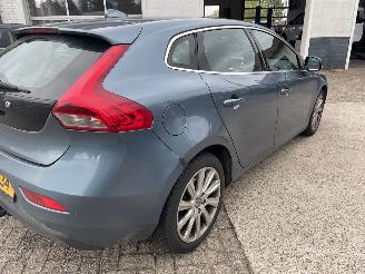 Volvo V-40 1560cc diesel picture 4