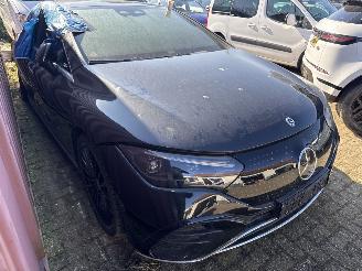 krockskadad bil auto Mercedes EQE Launch Edition AMG Line 2023/1