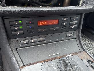 BMW 3-serie 320i Special Executive picture 10