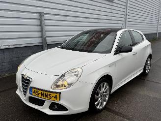 skadebil auto Alfa Romeo Giulietta 1.4 T Distinctive 2010/10