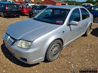 krockskadad bil auto Volkswagen Bora Bora (1J2), Sedan, 1998 / 2013 2.0 2003/1