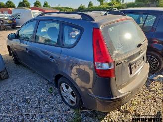 Hyundai I-30 i30 Crosswagon (WWH), Combi, 2007 / 2012 1.6 CRDi 16V VGT LP picture 3