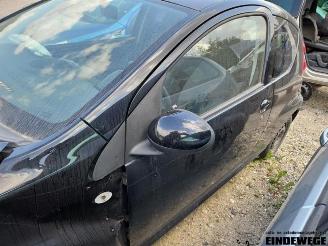 Peugeot 107 107, Hatchback, 2005 / 2014 1.0 12V picture 11