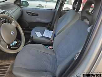 Fiat Punto Punto II (188), Hatchback, 1999 / 2012 1.3 JTD Multijet 16V picture 4