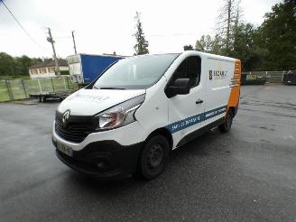 krockskadad bil bedrijf Renault Trafic TRAFIC 3 COURT PHASE 1 - 1.6 DCI - 16V TURBO 2018/5