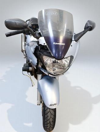 Kawasaki ZR - 7  picture 6