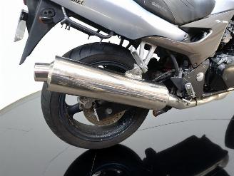 Kawasaki ZR - 7  picture 11