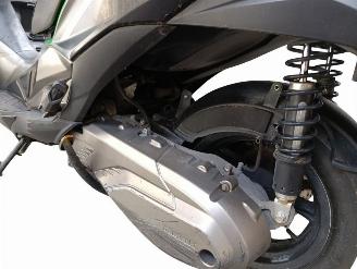 Kawasaki  J 300 picture 10