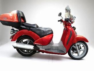 krockskadad bil motor Aprilia  SCARABEO 1990/10