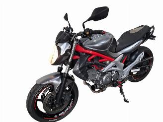 Suzuki Gladius 650  picture 2