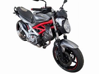 krockskadad bil motor Suzuki Gladius 650  2010/7