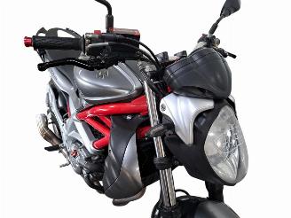Suzuki Gladius 650  picture 3