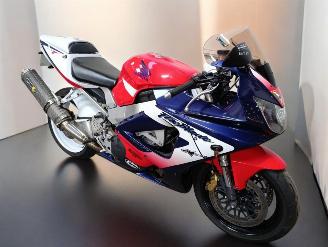 Honda CBR 900 RR picture 9