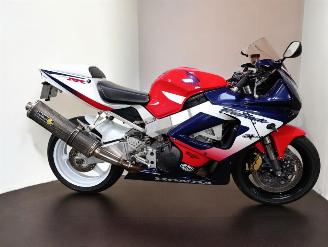 krockskadad bil motor Honda CBR 900 RR 2000/4
