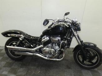 dommages motocyclettes  Honda VF 750 C 1994/6