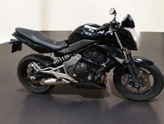 krockskadad bil motor Kawasaki ER - 6 N  2011/7