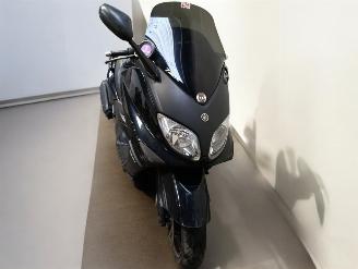 Yamaha  T MAX picture 2