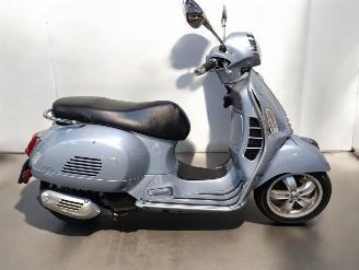 skadebil bromfiets Piaggio  GTE VESPA 2021/5