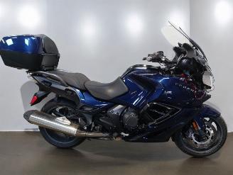 skadebil motor Triumph Trophy 1200 SE 2013/9