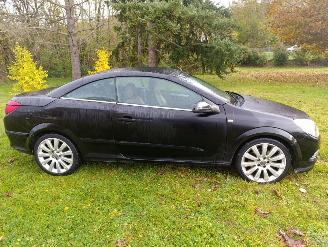 Opel Astra H TWINTOP CABRIOLET 1.9 CDTI- 16V TURBO picture 1