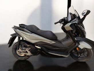 Honda  FORZA picture 8
