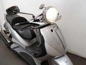 Piaggio  BEVERLY picture 6