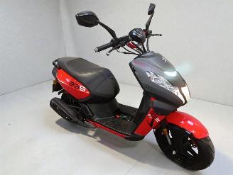 damaged scooters Peugeot  STREET ZONE 2019/1