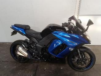 krockskadad bil motor Kawasaki Z 1000 SX 2016/4