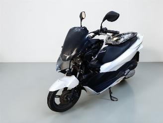 Honda  PCX picture 3