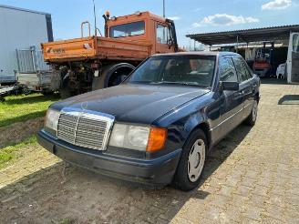 Vrakbiler auto Mercedes E-klasse 230 *Klima* 1991/4