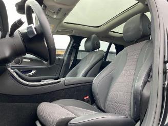 Mercedes E-klasse 300d T AMG Lin *PANO - AHK - KAM - LD* picture 19