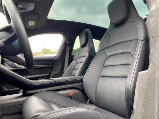 Porsche Taycan Turbo S *HEAD-UP -PANO -PCCB* picture 24