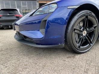 Porsche Taycan Turbo S *HEAD-UP -PANO -PCCB* picture 13
