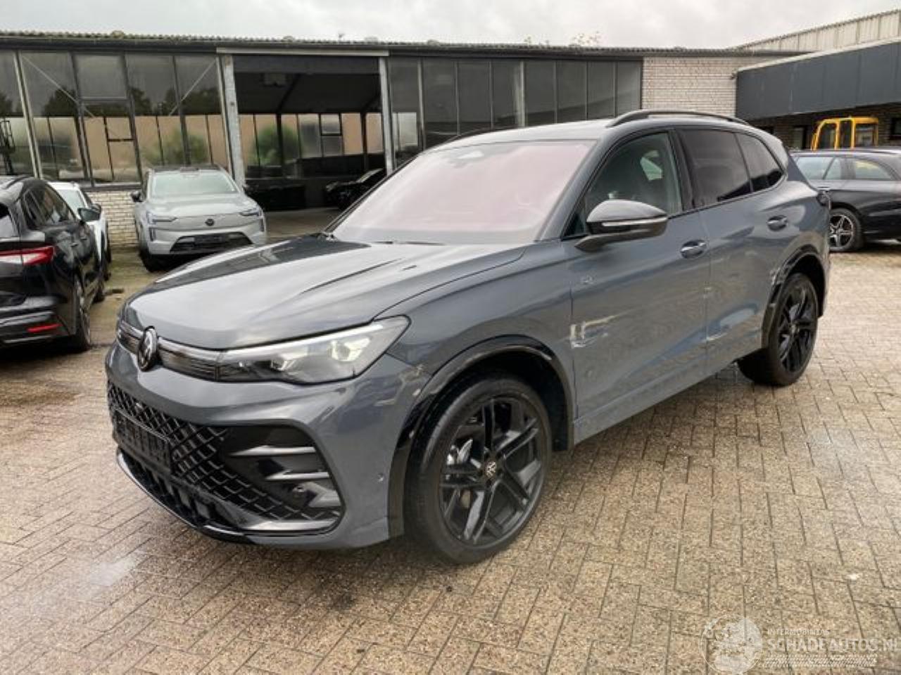 Volkswagen Tiguan 2.0 TSI DSG 4Motion R-Line *HEAD-UP-PANO*