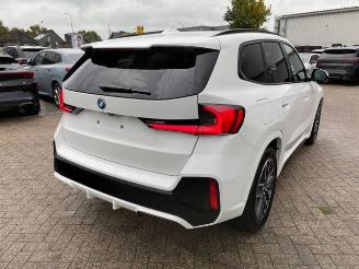 krockskadad bil auto BMW X1 xDrive30e M Sport * HUD - KAM - NAV * 2025/1