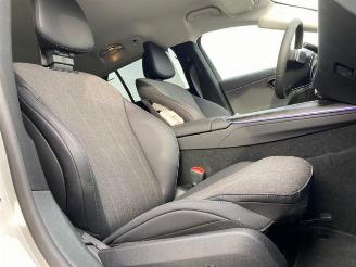 Mercedes E-klasse 300 T Avantgard * KAM - AHK - NAV * picture 27