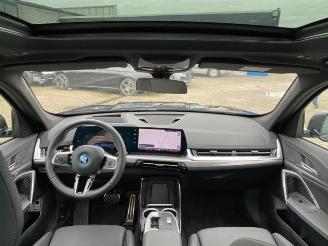 BMW iX1 eDrive20 M Sport *HEAD-UP - PANO - 360 KAM* picture 17
