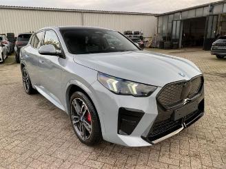 Vrakbiler auto BMW iX2 eDrive20 M Sport *PANO - AHK - KAM - NAVI* 2025/7