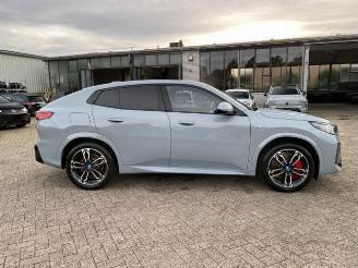 BMW iX2 eDrive20 M Sport *PANO - AHK - KAM - NAVI* picture 3