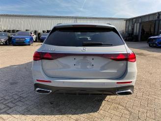 Mercedes E-klasse 300 T AMG Lin Advancd Plus *PANO - 360 KAM* picture 6