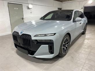 Voiture accidenté BMW 7-serie  2023/7