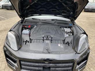 Porsche Cayenne Turbo E-Hybrid  *HEAD-UP - PANO - KAM* picture 17