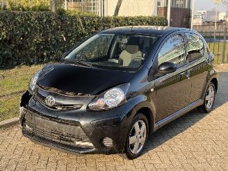 Damaged car Toyota Aygo 2013 | Navi | LM | 5 Deurs | Lage Km | 2013/10