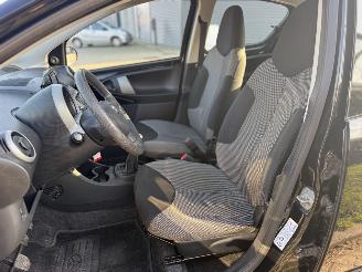 Toyota Aygo 2013 | Navi | LM | 5 Deurs | Lage Km | picture 3