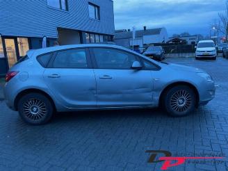 Opel Astra Astra J (PC6/PD6/PE6/PF6), Hatchback 5-drs, 2009 / 2015 1.4 16V ecoFLEX picture 4