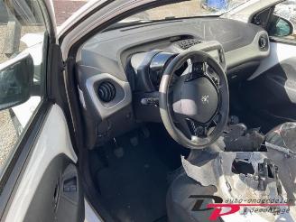 Peugeot 108 108, Hatchback, 2014 1.0 12V picture 9