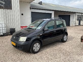 Vaurioauto  passenger cars Fiat Panda  2005/1